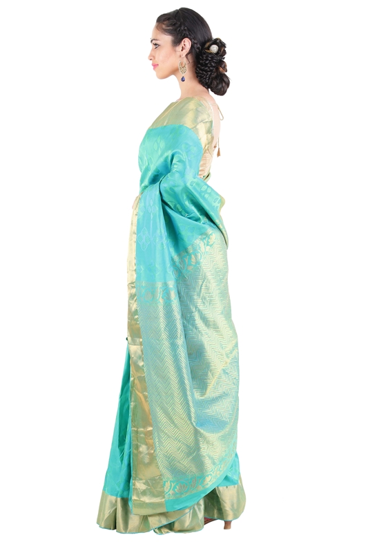 Picture of Ocean Blue Bridal Silk Shari Finely Designed with Wavy Motives